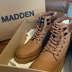 Madden men’s boots brand new new in box size 9 1/2
